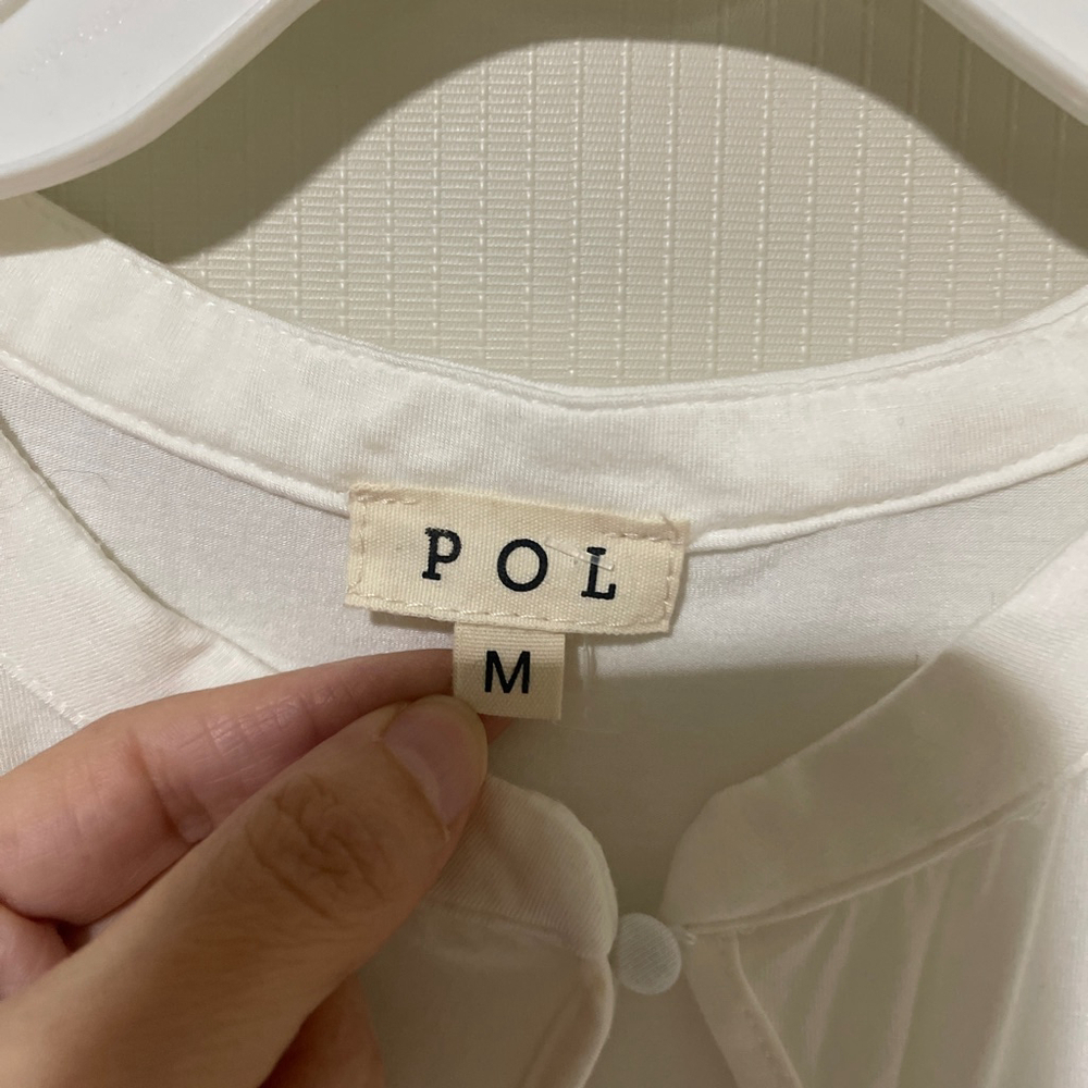 POL White Sleeveless Blouse with Blue Embroidery - Medium - Picture 6 of 8